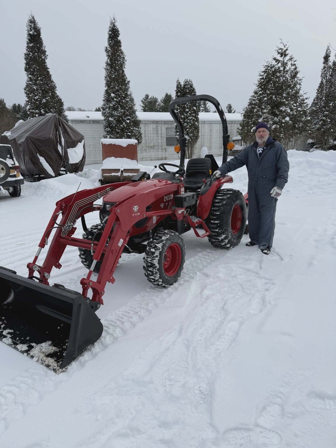 TYM_2610_Tractor_Customer_Winter