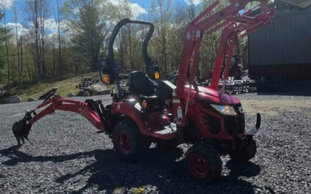 TYM T224 with TB50 Backhoe – 21.5 HP | 4WD